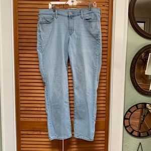 Levi’s Jeans, Size 18W, Stretch, Straight Leg, Light Denim, Excellent Condition